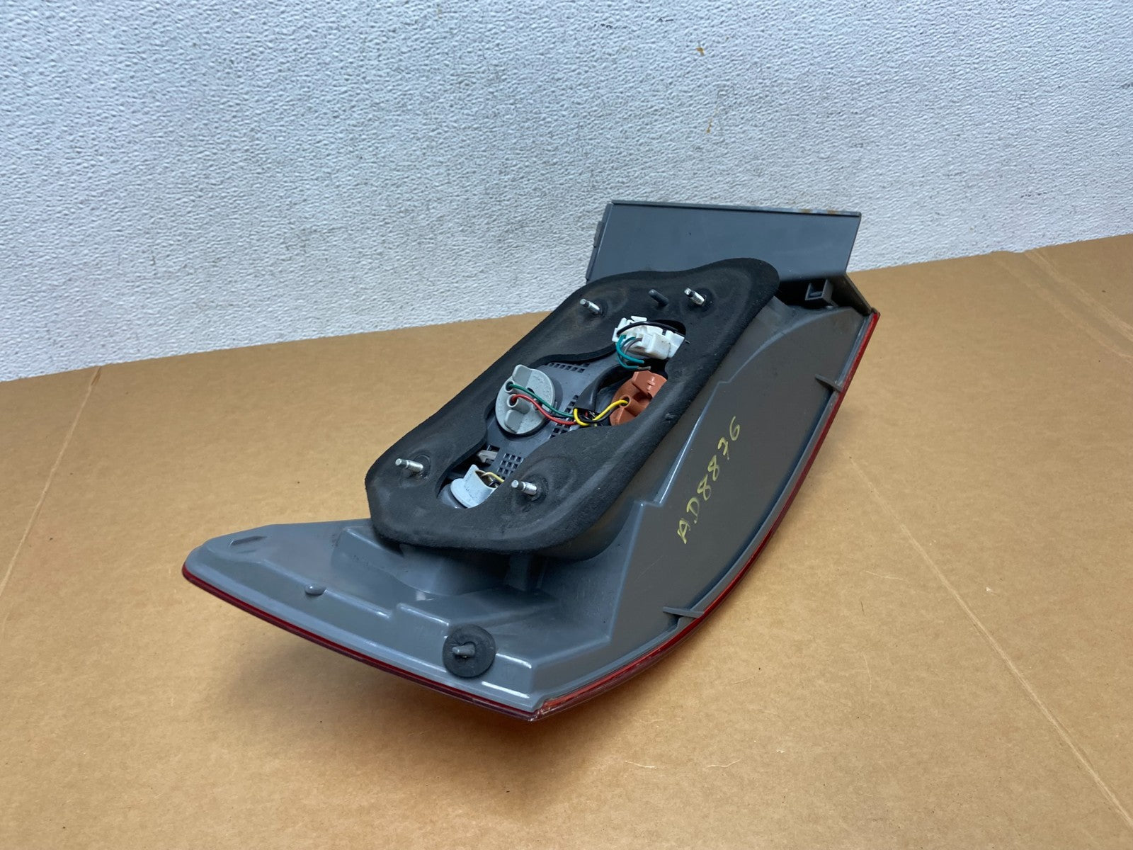 2009 to 2010 Hyundai Sonata Right Passenger Side Tail Light AD8876 DW4