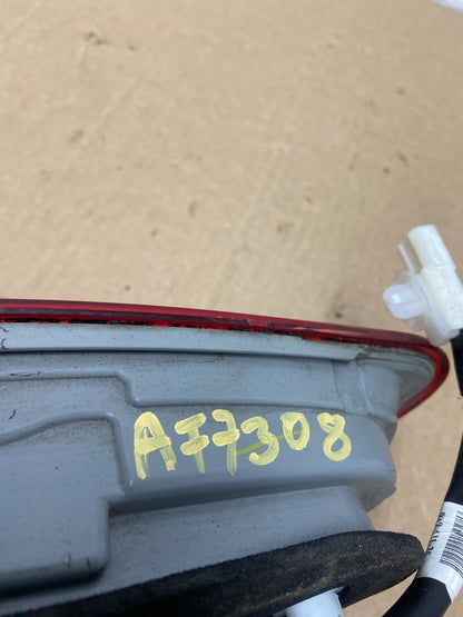 2010-2011 Toyota Camry Hybrid Right Passenger Side Inner Tail Light AF7308 D6