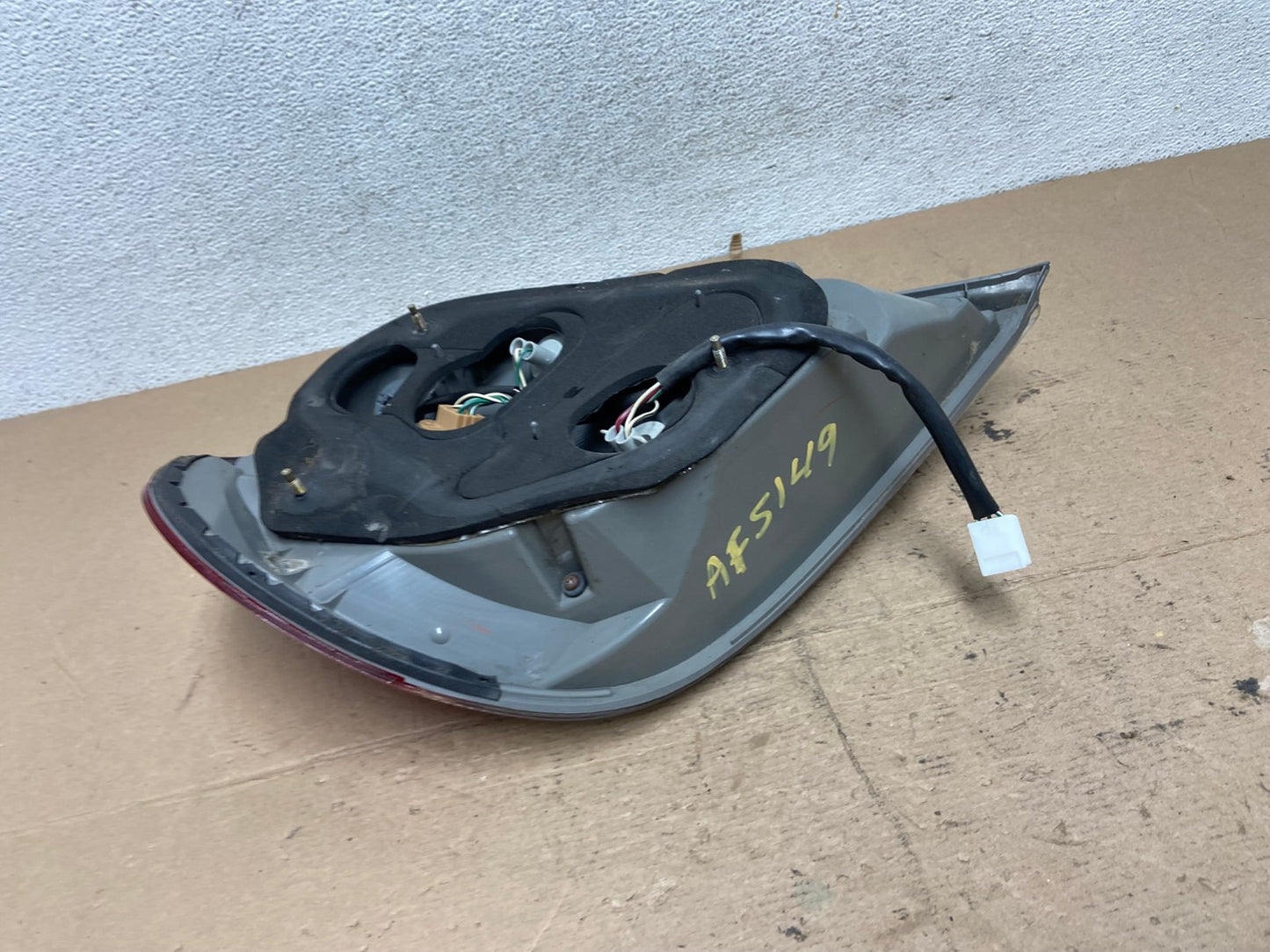 2005 to 2006 Toyota Camry Tail Light Right Passenger Side AF5149 LK5