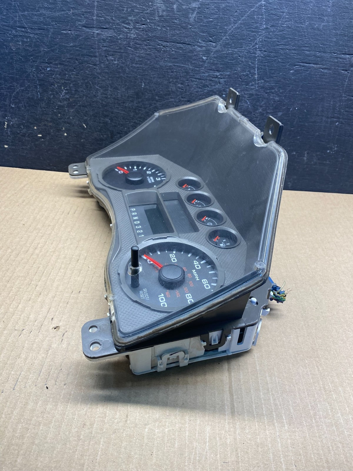 2008 to 2010 Ford F250 SD Super Duty Speedometer Cluster Gauge AG3914 DW2