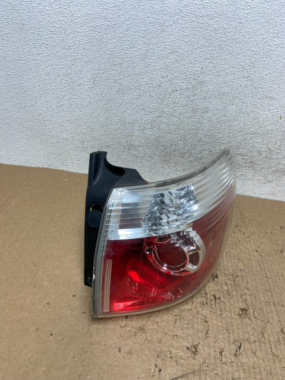 2007 to 2012 GMC Acadia Halogen Tail Light Right Passenger RH Side AF8370 DW2