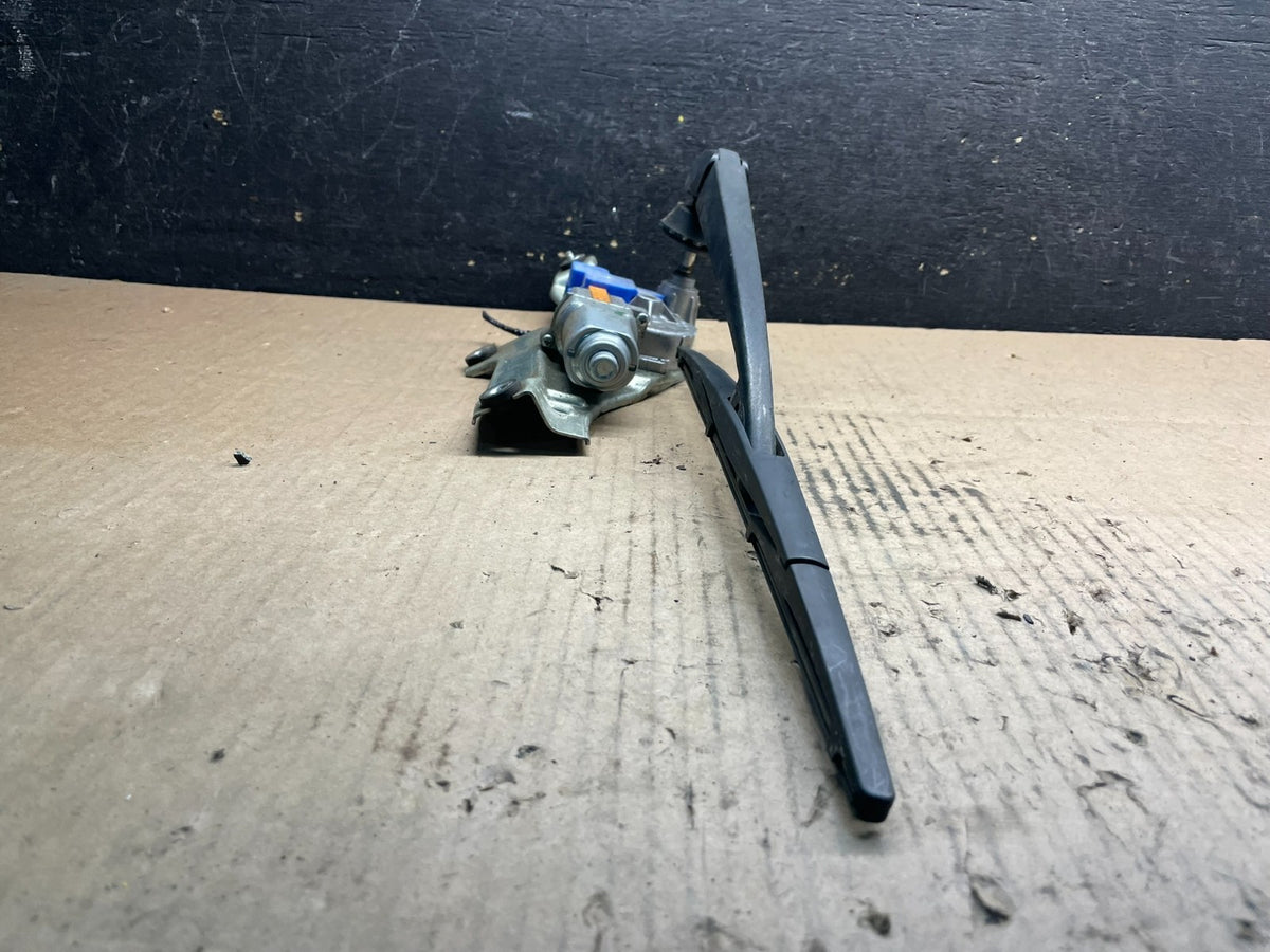 2010 to 2013 Subaru Forester Rear Windshield Washer Wiper Motor u9263 DG4