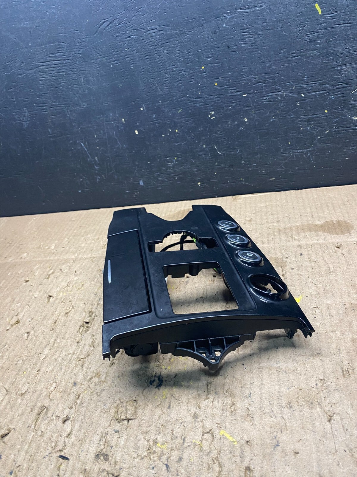 2012 to 2012 Mercedes-Benz W218 CLS63 AMG Center Console Trim Panel OEM N04734
