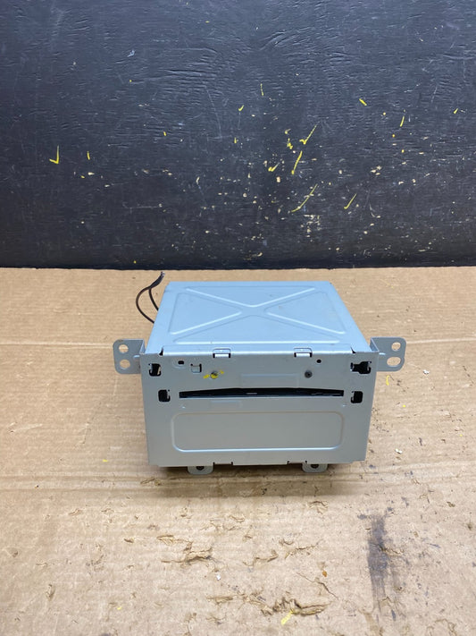2010 to 2011 Cadillac SRX AM/FM/CD/MP3 Radio Head Unit Receiver W9759 DG0