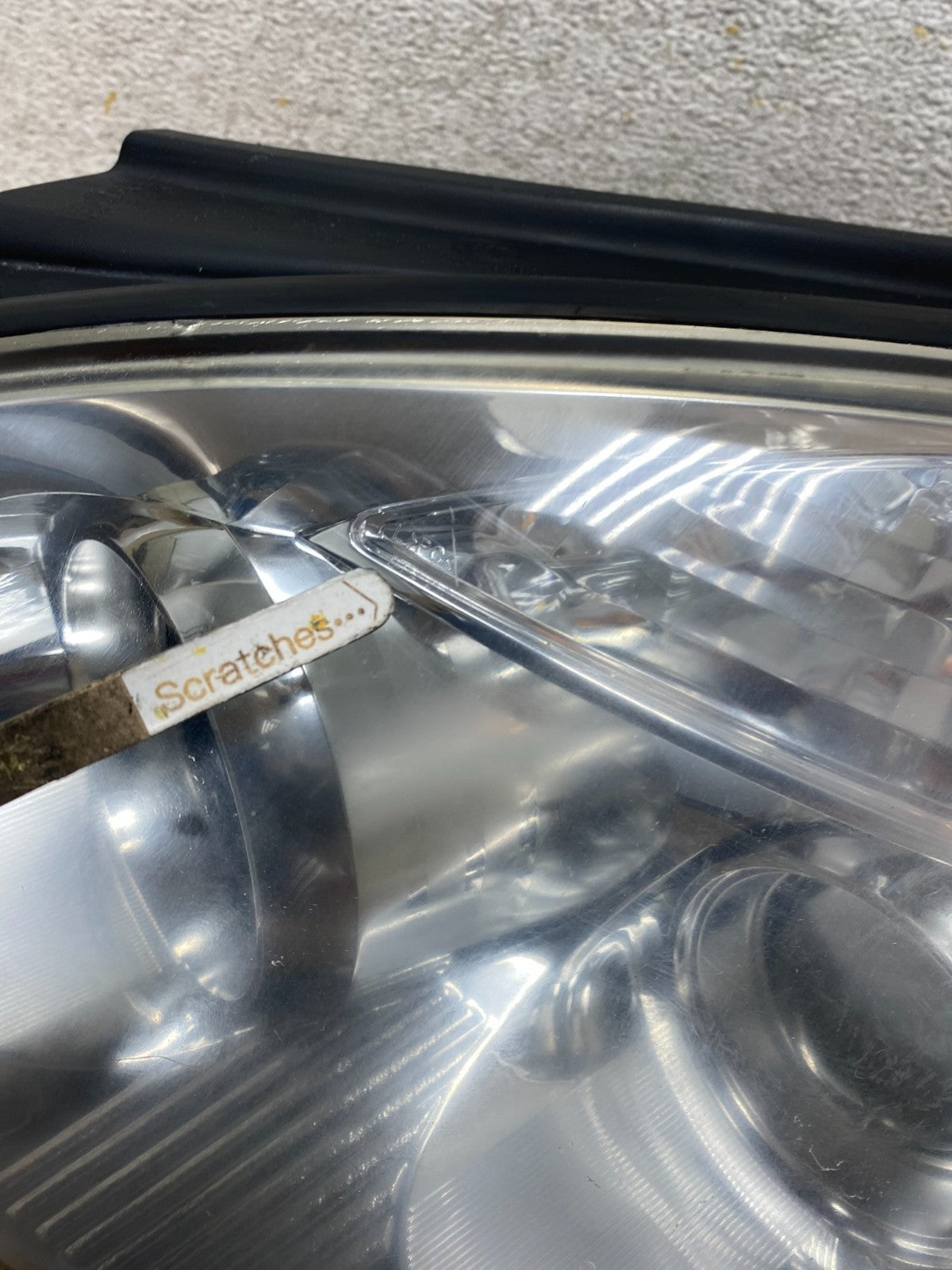 2007 - 2009 Kia Rondo Left Driver LH Side Halogen Headlight AJ2472 DW3
