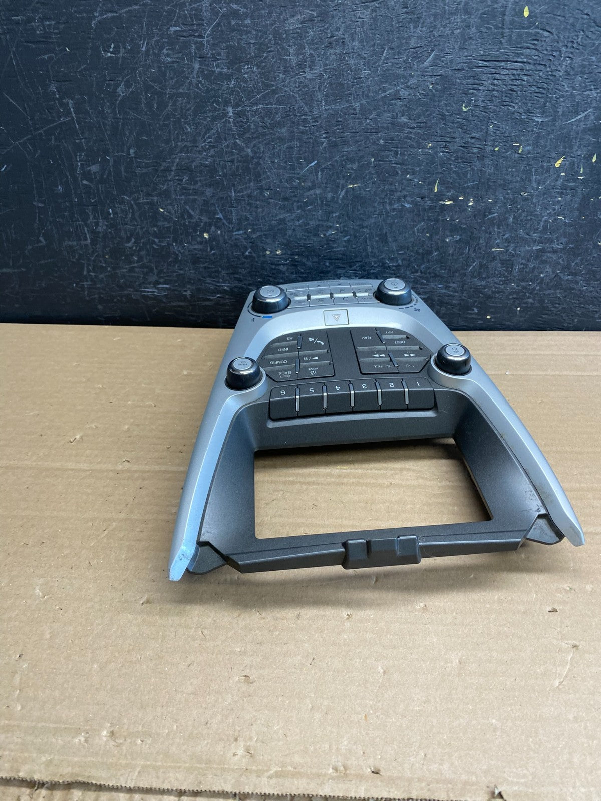 2016-2017 Chevy Equinox Terrain Radio Face Climate Control Panel Bezel AG0068 DG2
