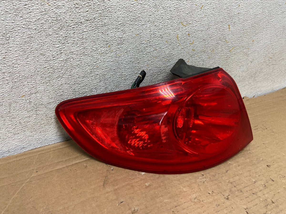 2007 - 2009 Hyundai Santa Fe Left Driver LH Side Tail Light AH8502 LK1