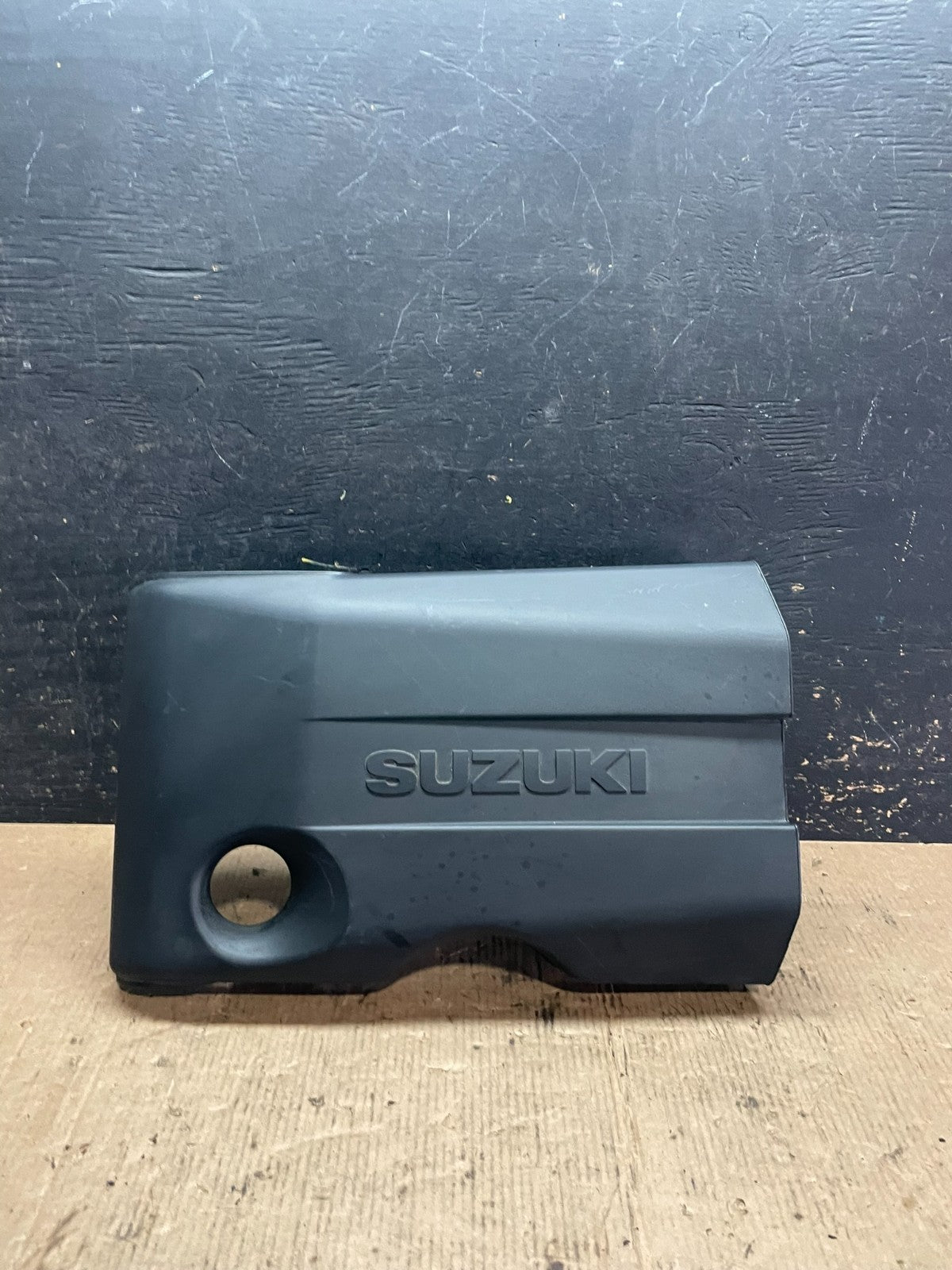 2009-2013 Suzuki Grand Vitara 2.4L Upper Top Engine Motor Dust Cover z6064 DG0