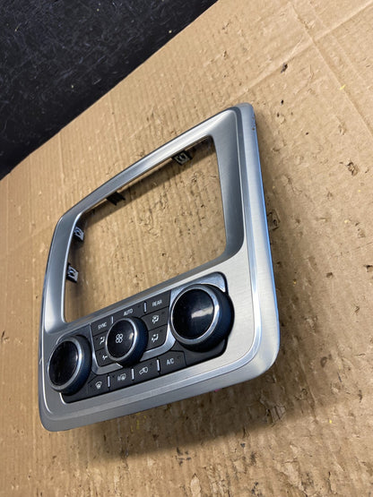 2013 - 2016 GMC Acadia A/C Heater Climate Control Radio Panel Bezel OE ad1998 DG3