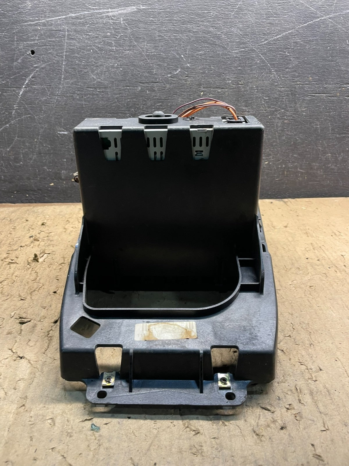 2003-2006 Volvo XC90 Center Climate Control Radio Panel Bezel W6940 DG5