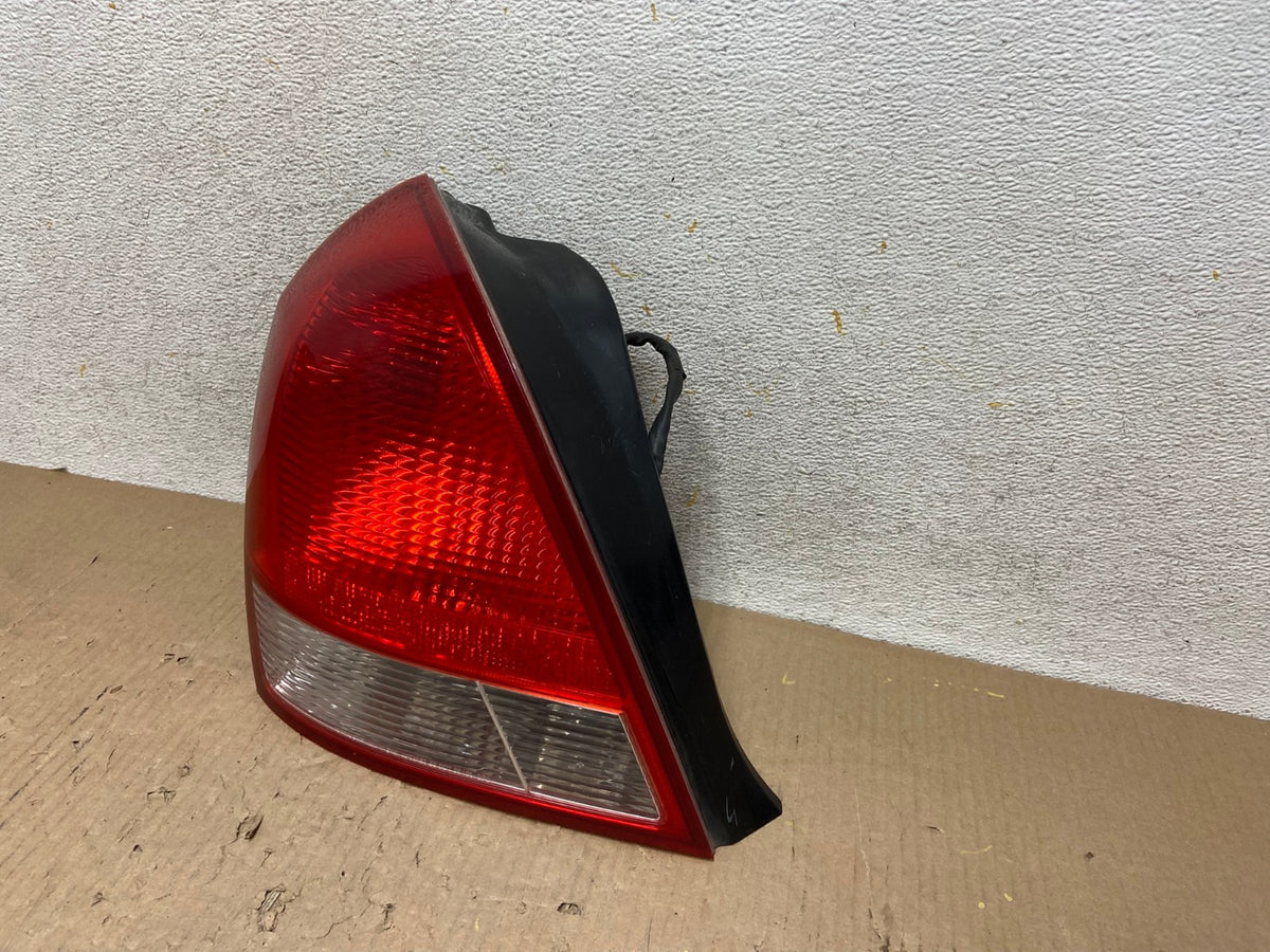 2001-2003 Sedan Hyundai Elantra Left Driver Lh Side Tail Light AH5939 LK2