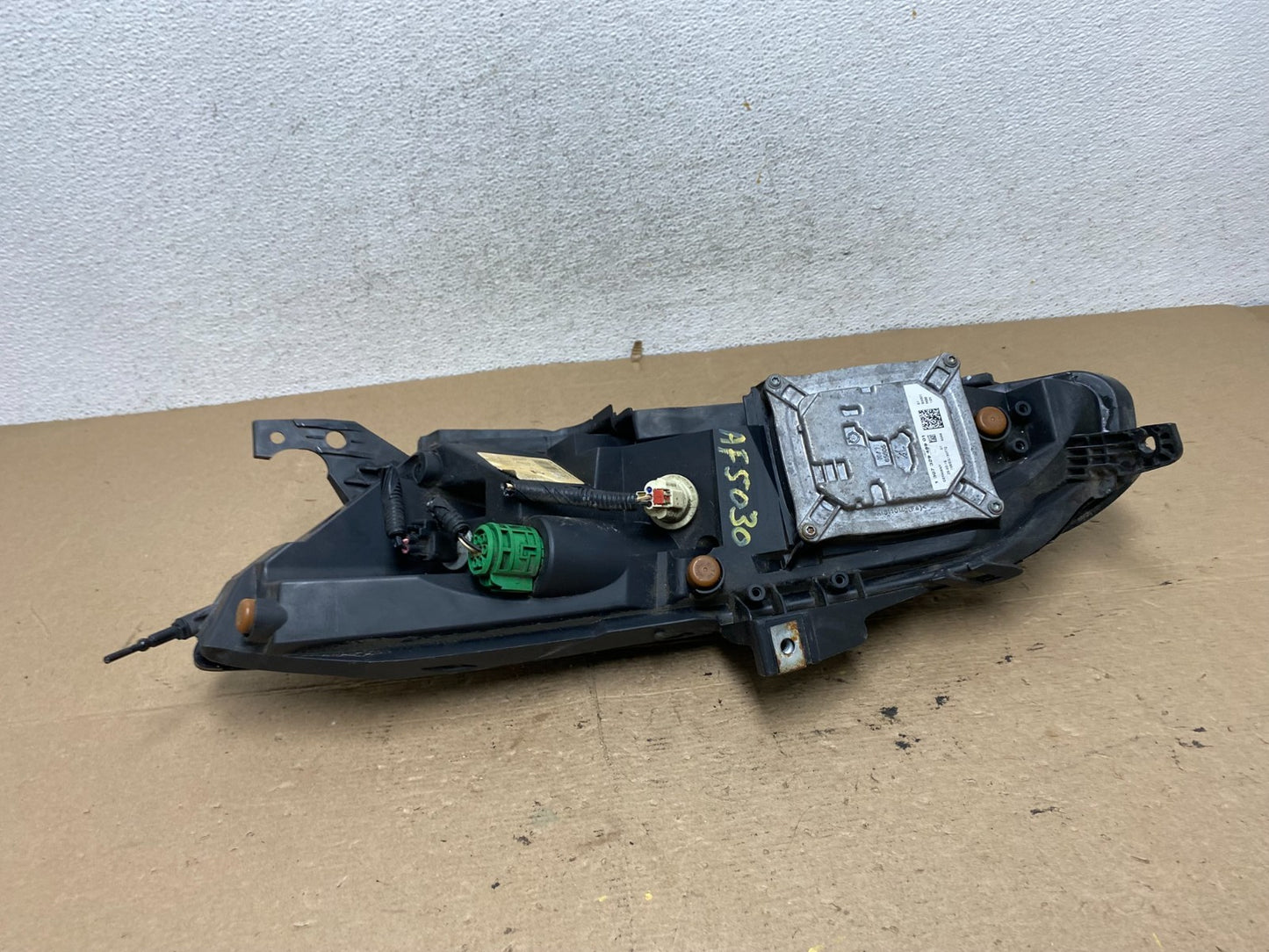 2014 - 2018 Jeep Cherokee Right Passenger RH Side LED Headlight AF5030 DW4