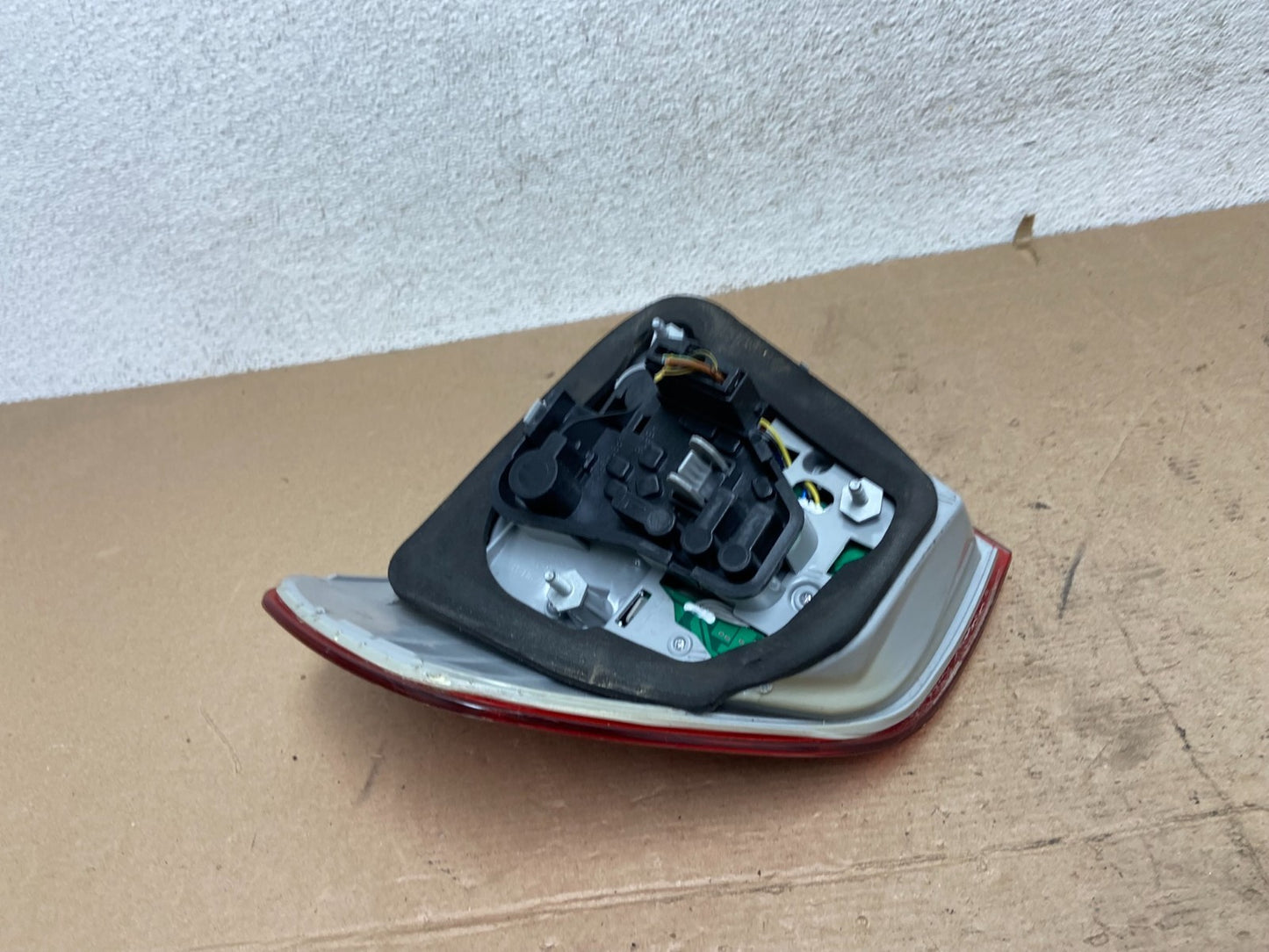 2009 2010 BMW 323i 325i 328i 335i 3 Series Left Driver Tail Light TYC AF5047 DW5