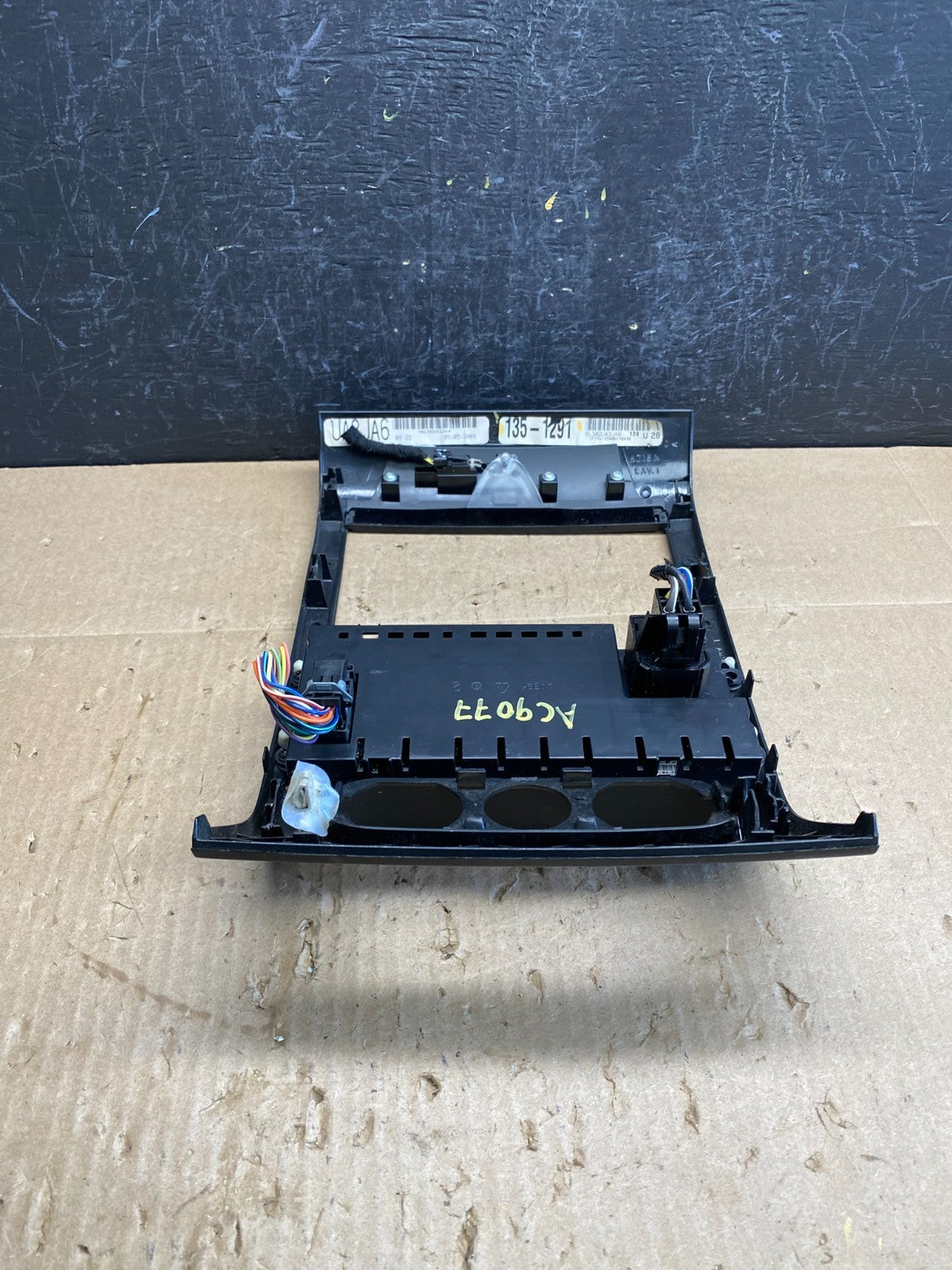2004 to 2008 Ford F150 Radio Climate Dash Bezel Surround Black AC9077 DG4