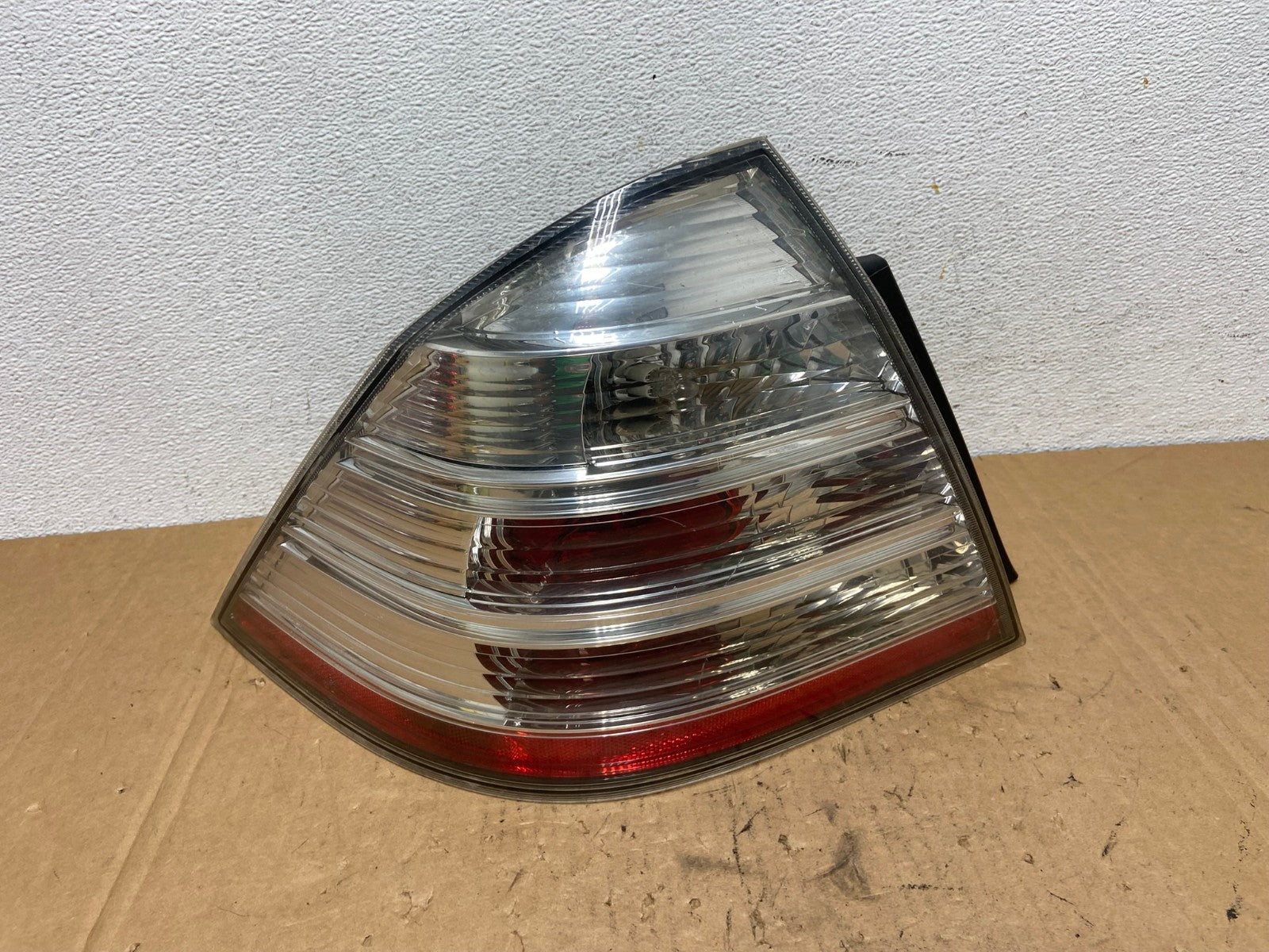 2008-2009 Ford Taurus Left Driver Lh Side Tail Light AD3218 LK0