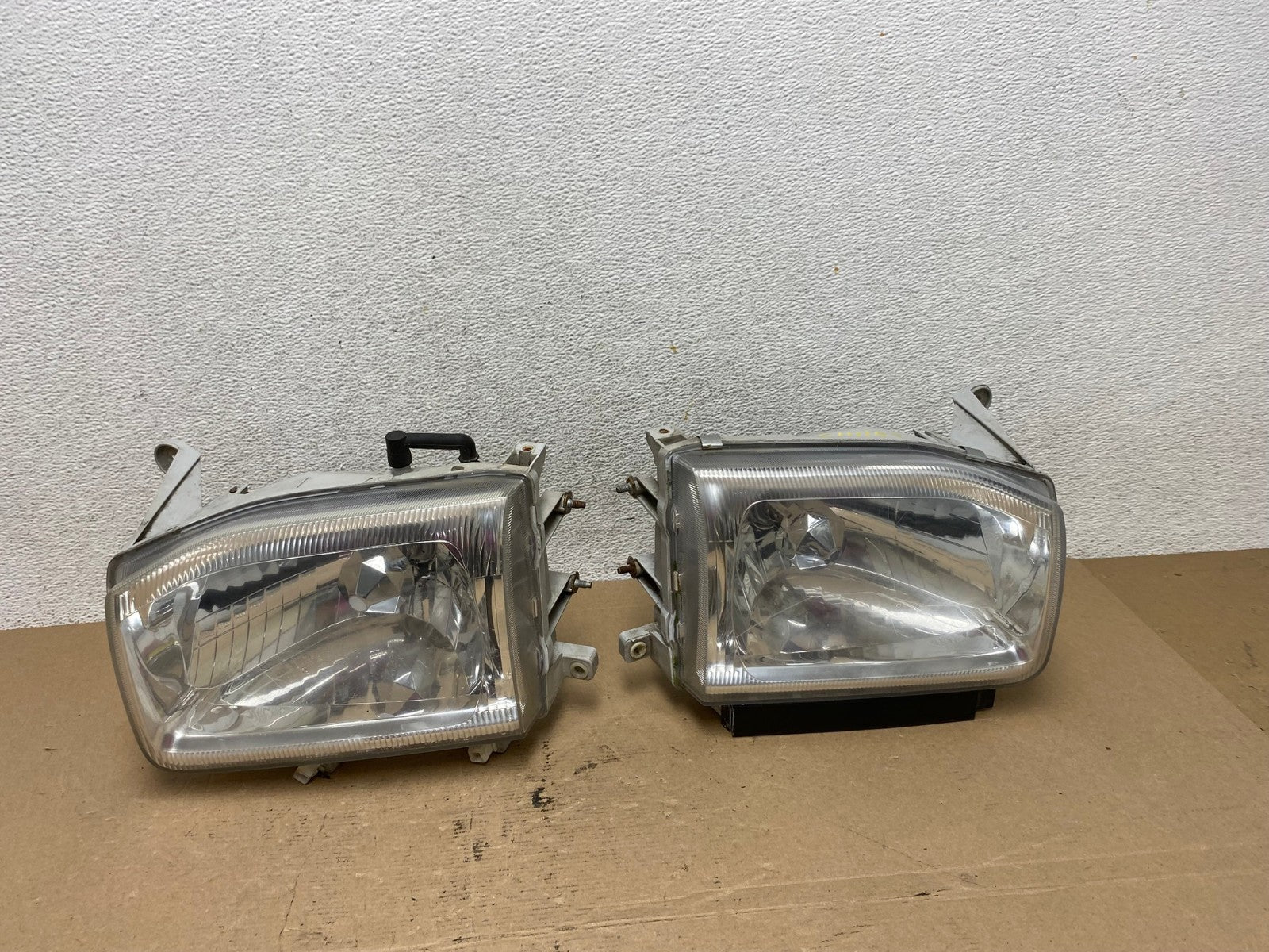 1999-2004 Nissan Pathfinder Left+Right Side Set Halogen Headlights AF4485 LK0