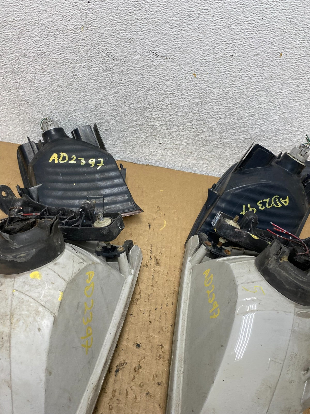 2001 2002 2003 Toyota Sienna Left+Right Side Set Headlights Halogen AD2397 DW14