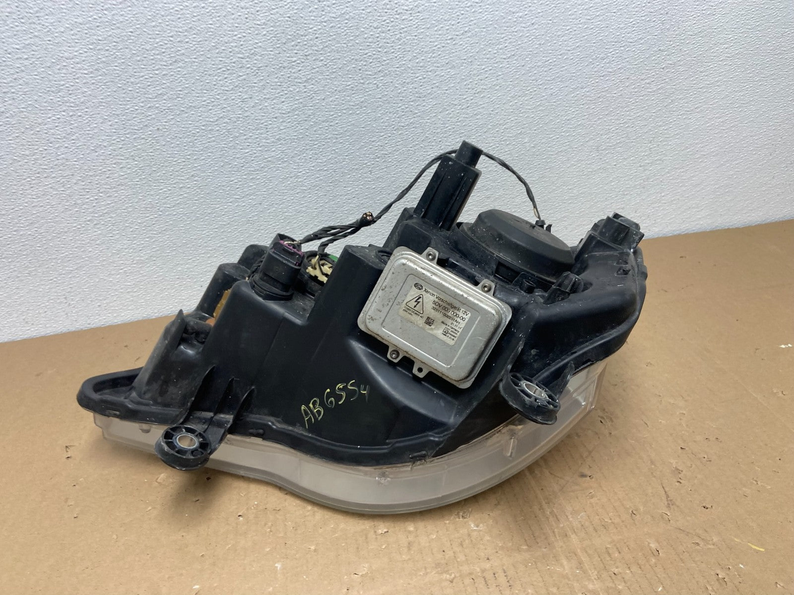 2008 to 2016 Chrysler Town and Country Right Passenger Xenon Headlight AB6554 DW5