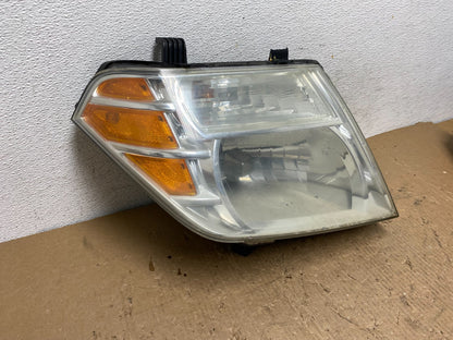 2008 to 2012 Nissan Pathfinder Halogen Headlight Right Passenger AD8759 DW2