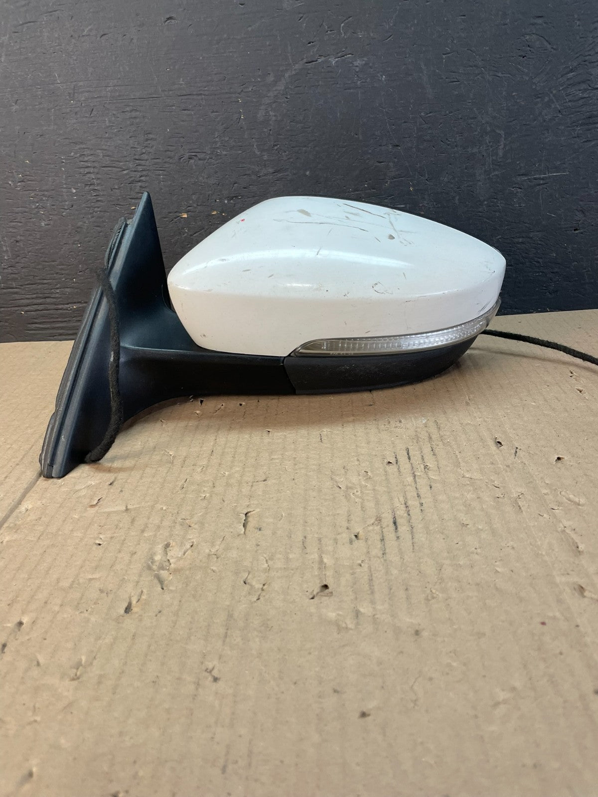 2012 to 2016 Volkswagen Passat Left Driver LH Turn View Door Mirror AD8685 DW0
