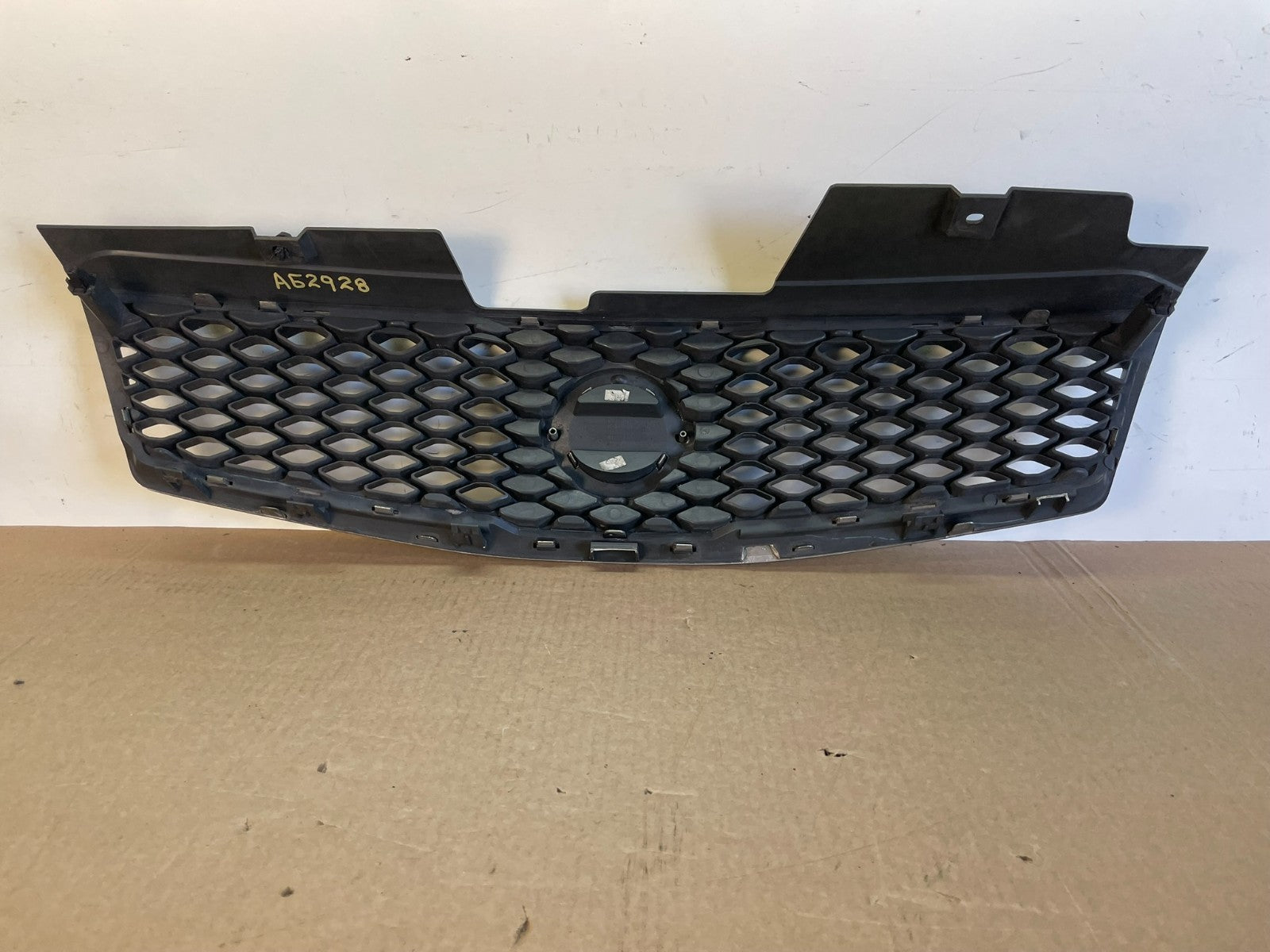 2010 to 2012 Nissan Sentra Front Upper Grill Grille AG2928 DG3
