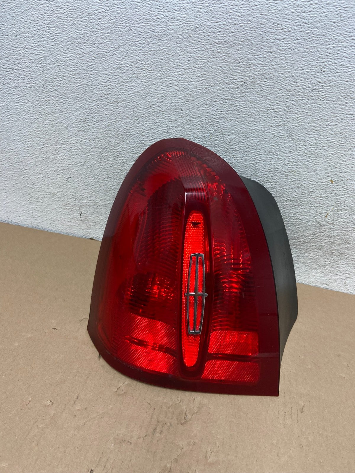 1998 to 2002 Lincoln Town Car Left Driver Lh Tail Light AG5747 DW0