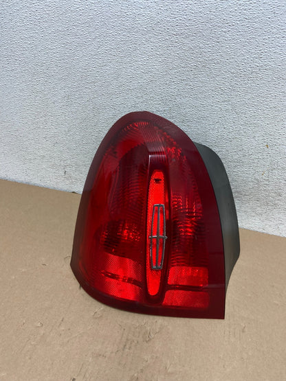 1998 to 2002 Lincoln Town Car Left Driver Lh Tail Light AG5747 DW0