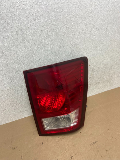 2007 2008 2009 2010 Jeep Grand Cherokee Right Passenger Tail Light AE5995 DW2