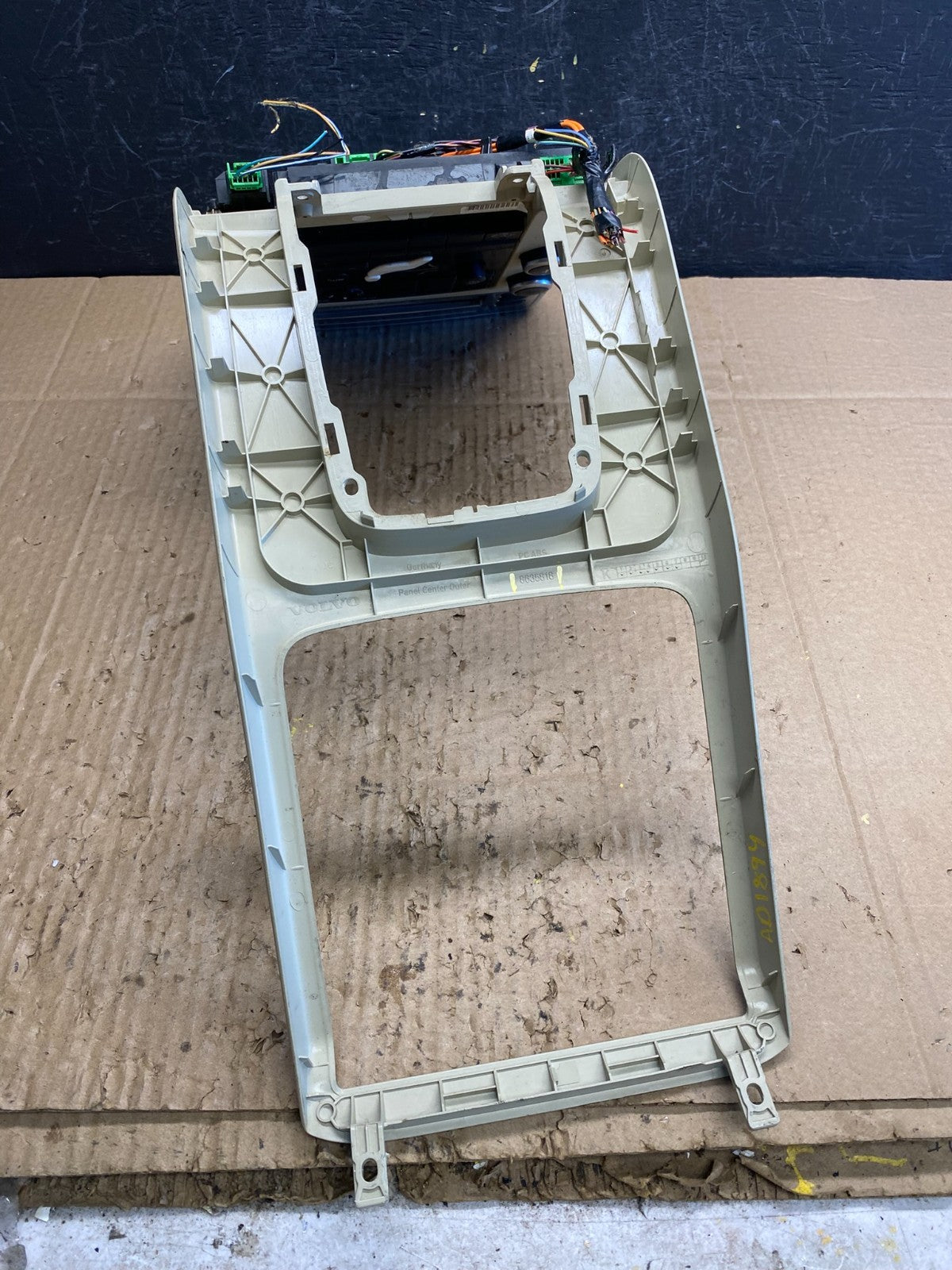 2008-2011 Volvo S80 XC70 Climate Control Radio Bezel Panel Trim AD1894 DG4