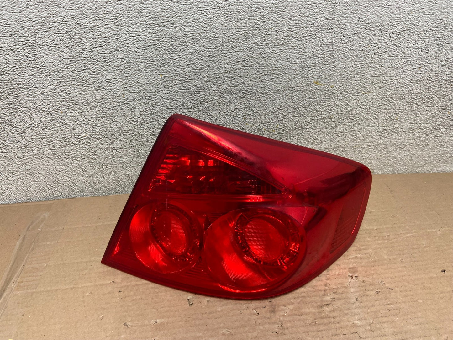 2005 to 2006 Infiniti G35 Right Passenger Side Tail Light OEM AA8778 LK0