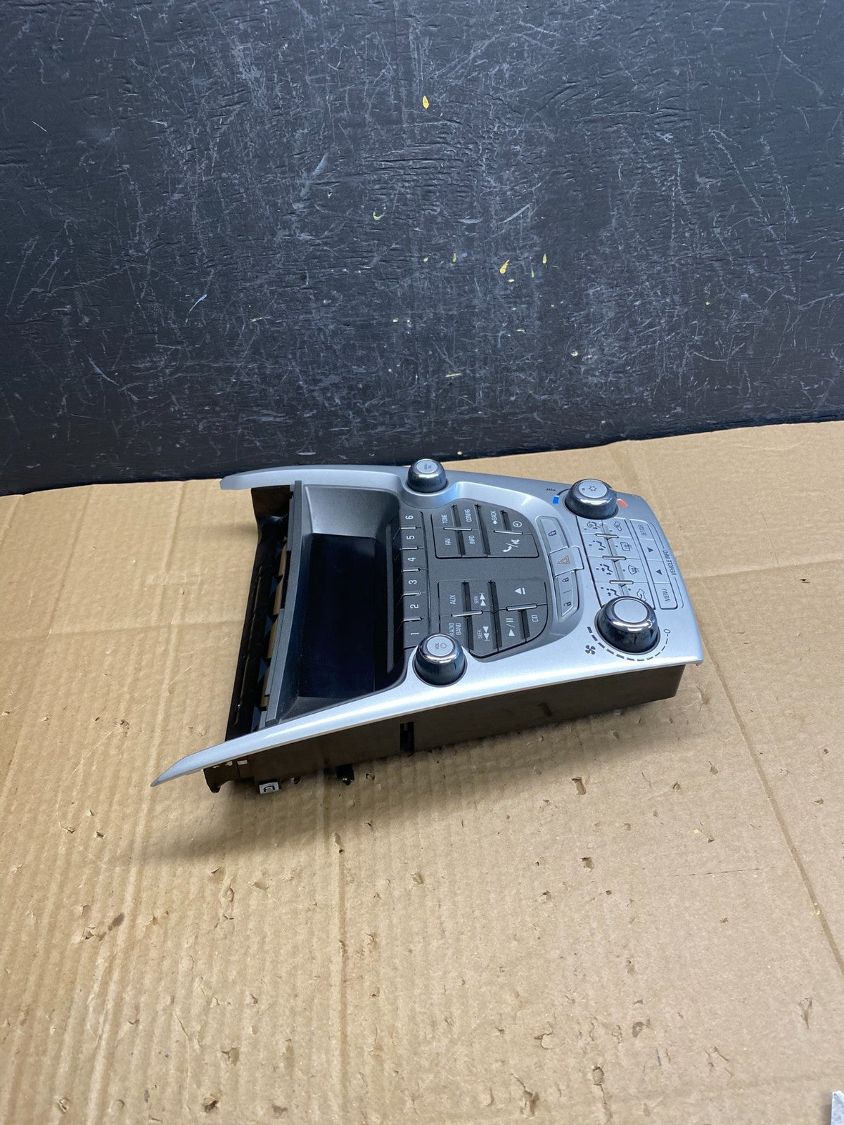 2010-2011 Chevrolet Equinox Radio Face Climate Control Panel Bezel ac9468 DG1