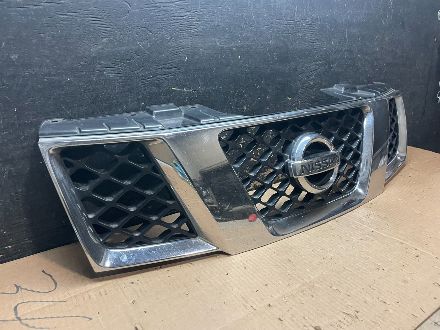 2005 2006 2007 Nissan Pathfinder Chrome Front Upper Grill Grille OEM Y1888 DG1