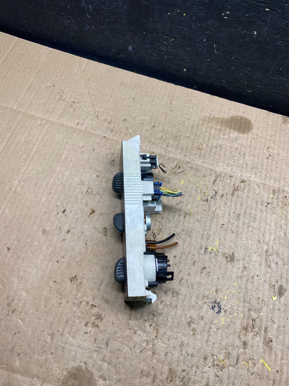 2001 - 2007 GMC Chevrolet Express 1500 Climate Control A/C M8287 DG3