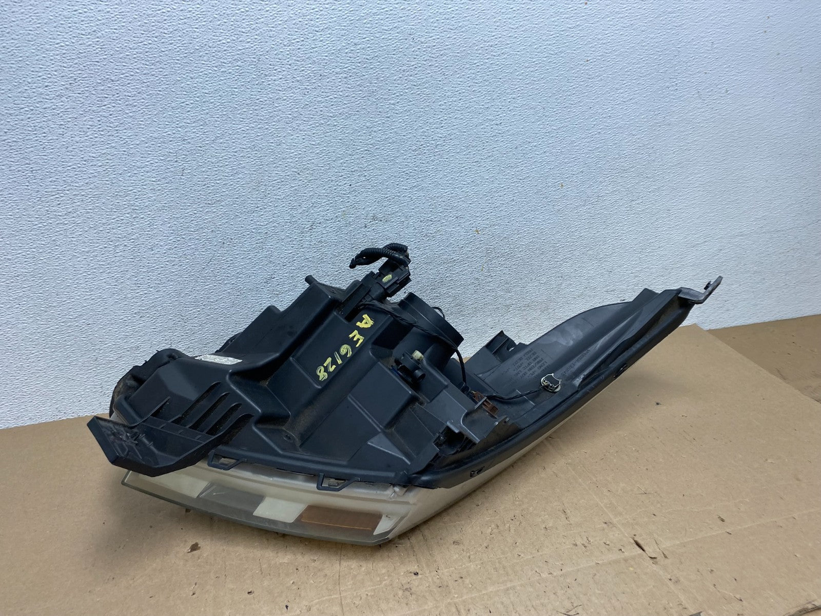 2011 to 2015 Ford Explorer Left Driver LH Halogen Headlight AE6128 DW5