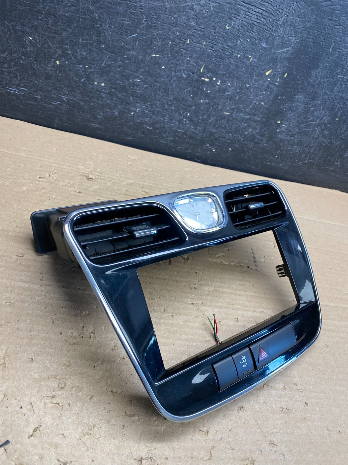 2011 - 2014 Chrysler 200 Dash Radio Bezel Trim Clock Hazard Bezel AG6466 DG1