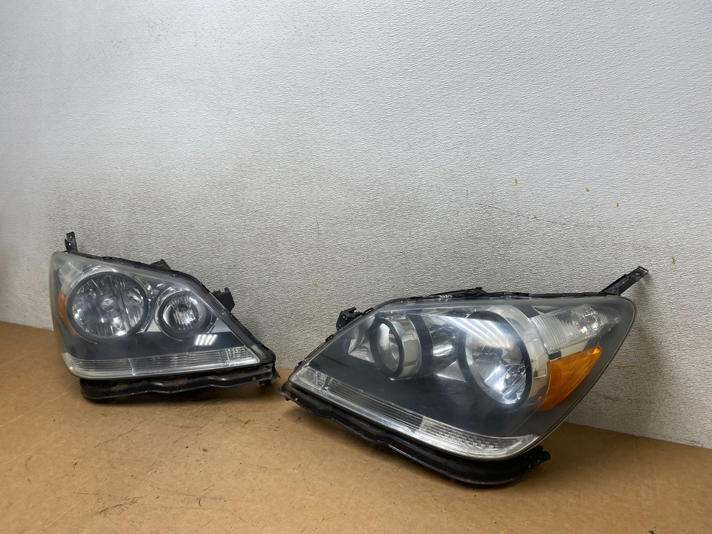2005 2006 2007 Honda Odyssey Left+Right Set Halogen Headlights X4872 DW1