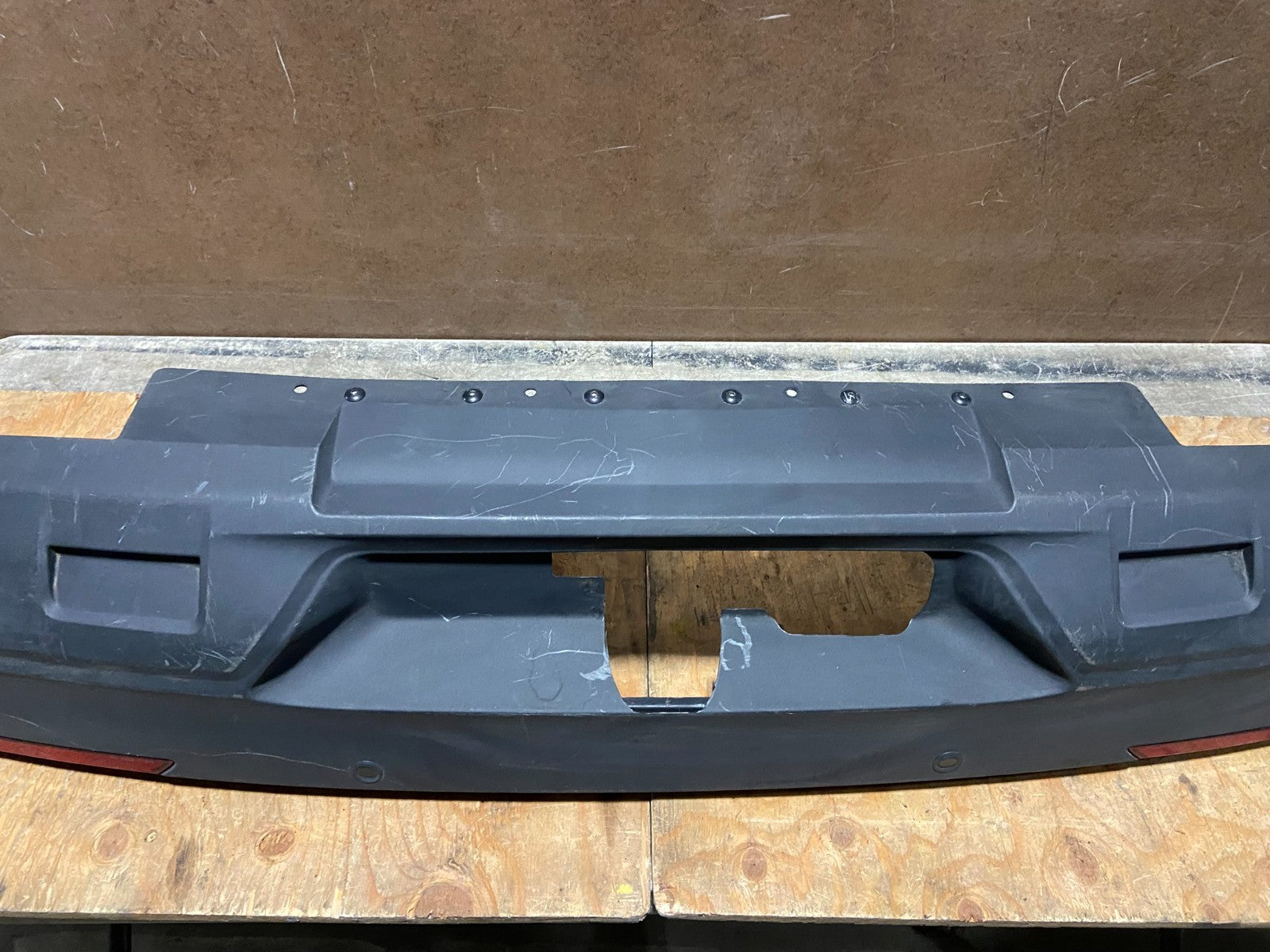 2020 to 2023 Ford Explorer Police Interceptor Rear Upper Bumper Cover X8189 PS9