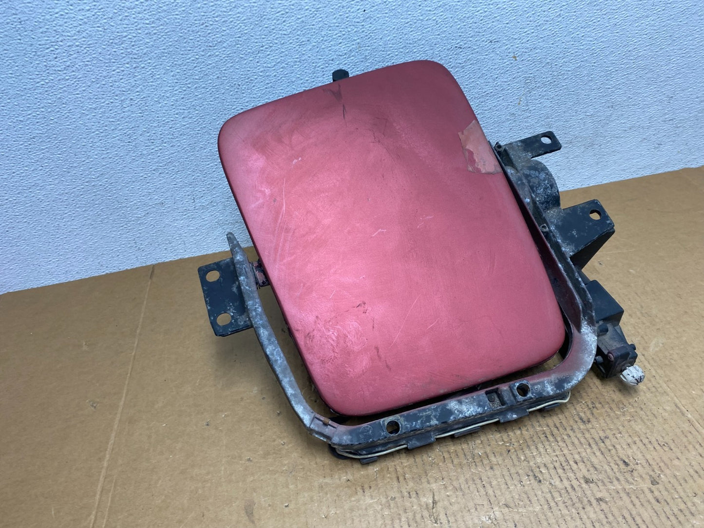 1984 to 1989 Chevrolet Corvette Right Passenger RH Side Headlight AE0467 DW7