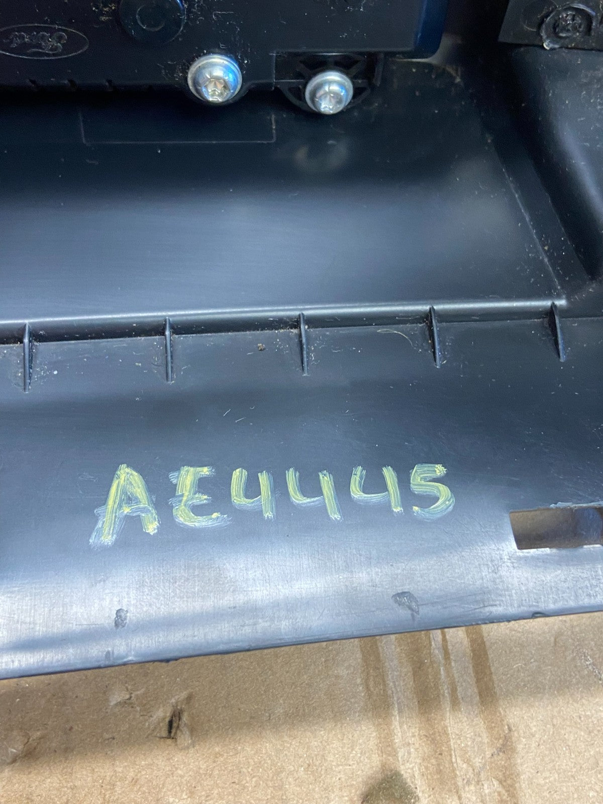 2020 to 2023 Ford Explorer Console Radio Display Screen Air Vent ae4445 DG5
