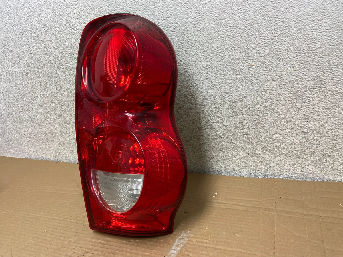2004-2009 Dodge Durango Tail Light Right Passenger RH Side AG8997 LK2