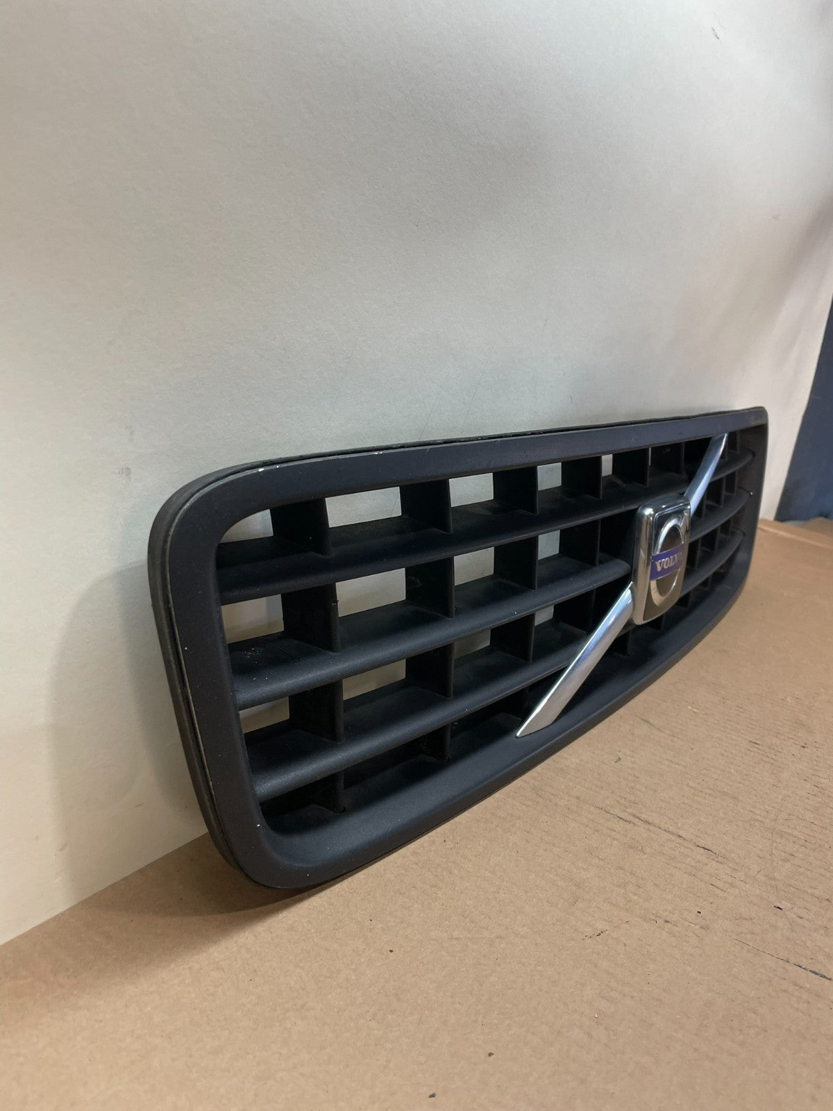 2003 to 2013 Volvo XC90 Front Upper Grill Grille AI4182 DG2