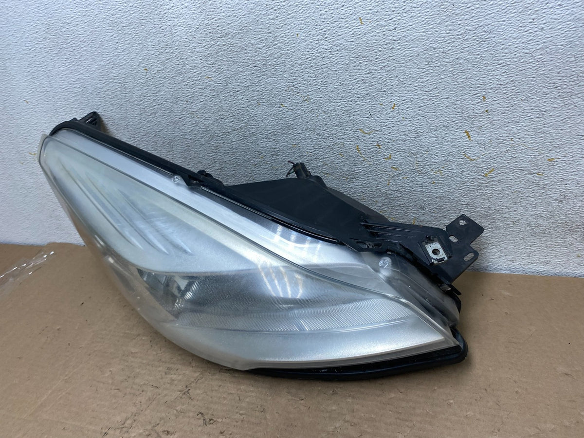 2013 - 2016 Ford Escape Headlight Right Passenger RH Side Halogen AI1003 DW1