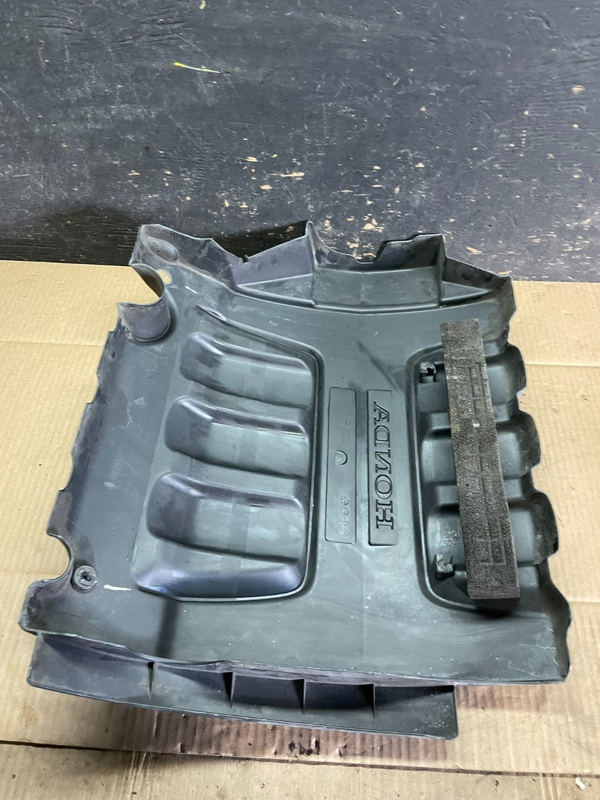 2005 to 2007 Honda Odyssey Black Engine Cover OEM T6593 DG7