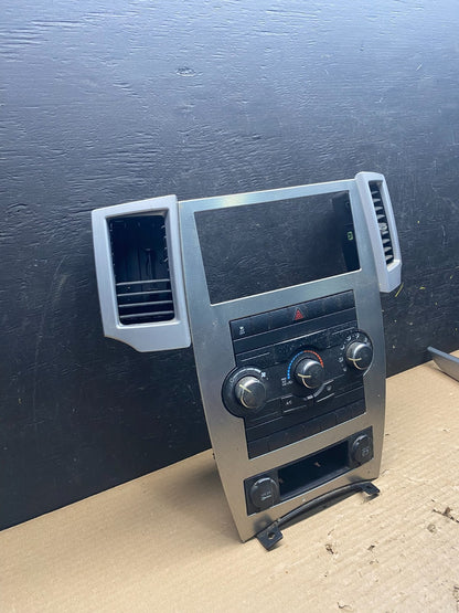 2008 to 2010 Jeep Grand Cherokee Center A/C Heater Climate Control OEM S3026 DG1