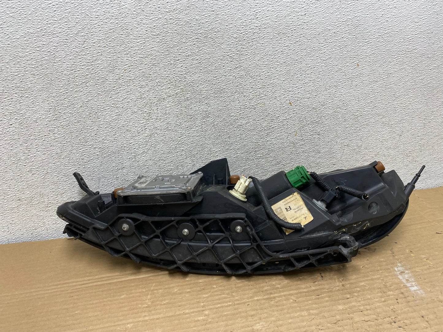 2014 - 2018 Jeep Cherokee Right Passenger RH Side LED Headlight AG9116 DW6
