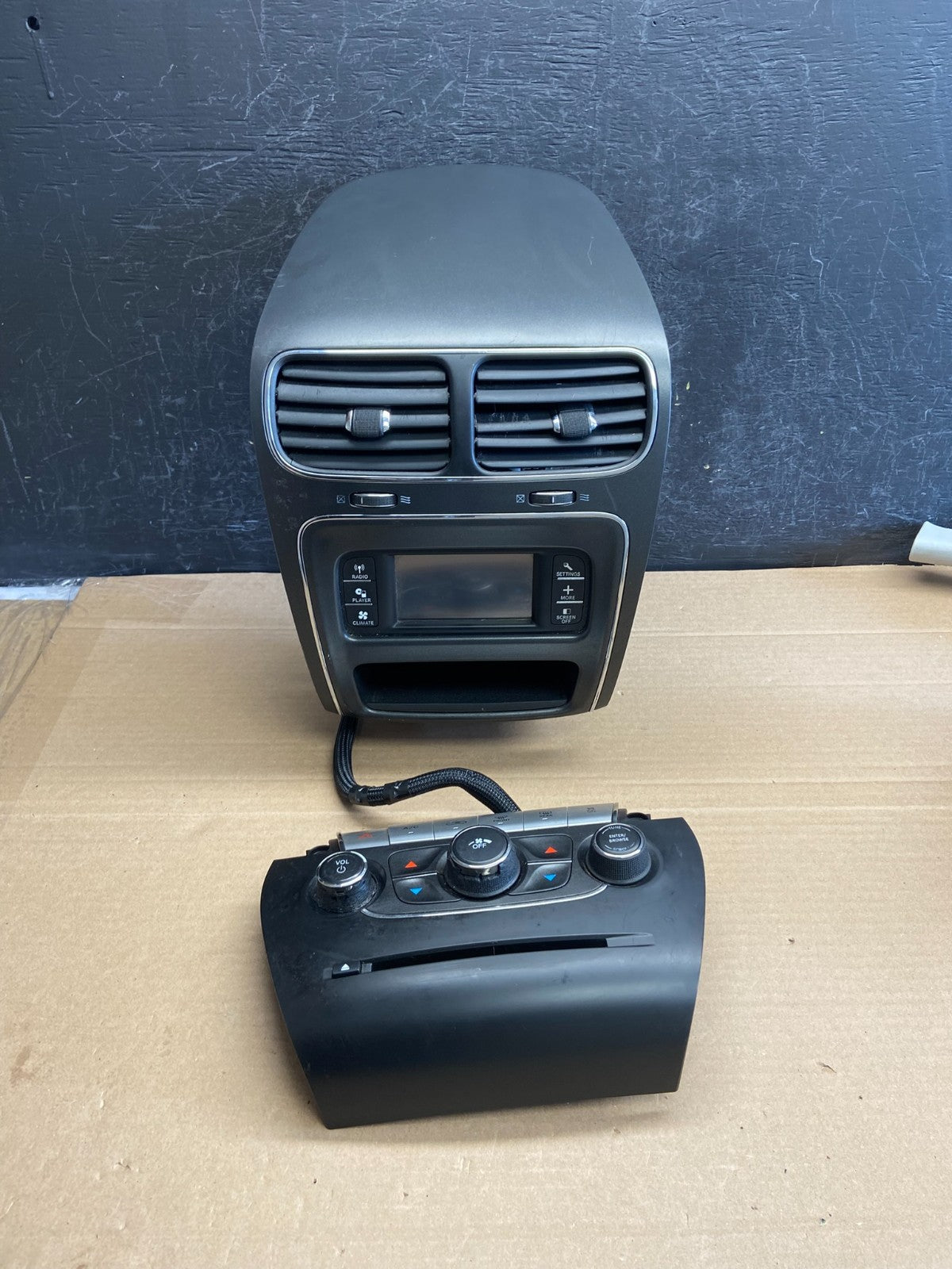 2011-2019 Dodge Journey Radio Display Screen Bezel Climate Trim Vents ag4986 DG0