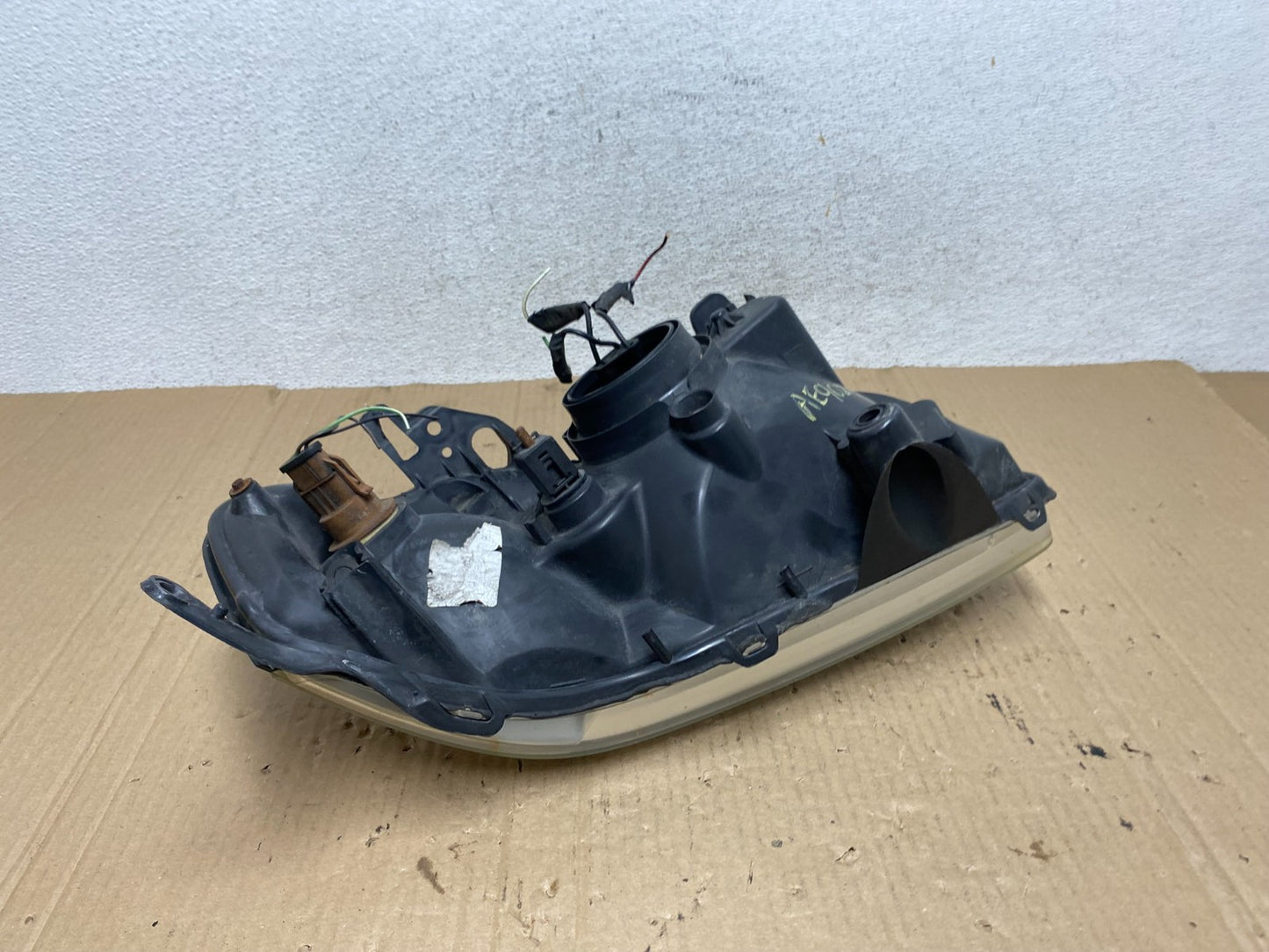 2001 to 2004 Mazda Tribute Left Driver Lh Side Halogen Headlight AE9027 DW8