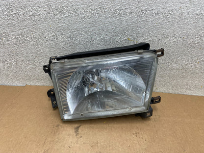 1996 to 2002 Toyota 4Runner Halogen Right Headlight Oem Z6797 DW0