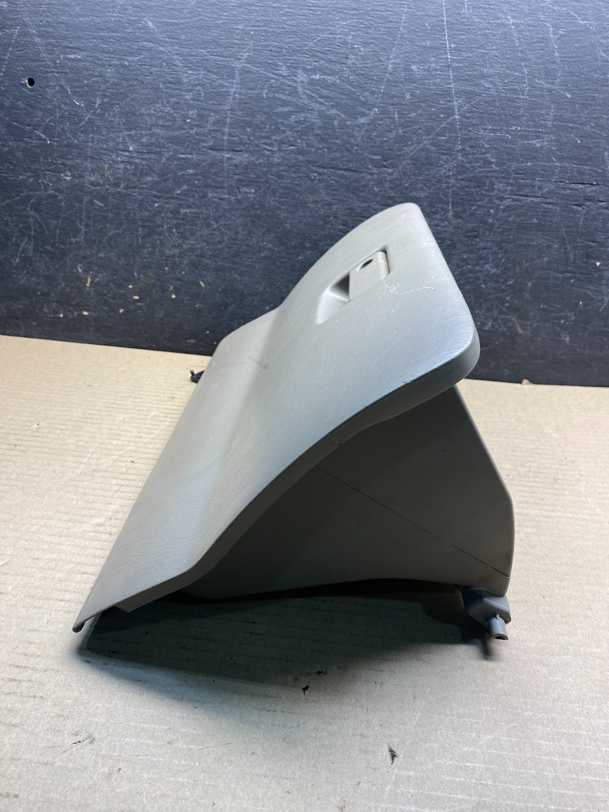 2001-2005 Toyota RAV4 Front Right Passenger Storage Glove Box AH9680 DW2
