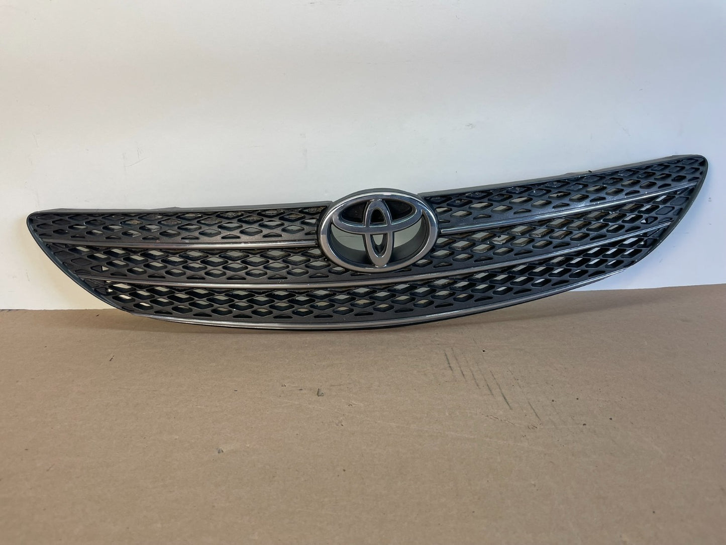 2002 2003 2004 Toyota Camry Front Upper Grill Grille AG1022 DG0